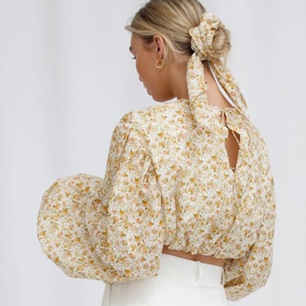 SIGNIFICANT OTHER PUFFED SLEEVE FLORAL BLOUSE NWT